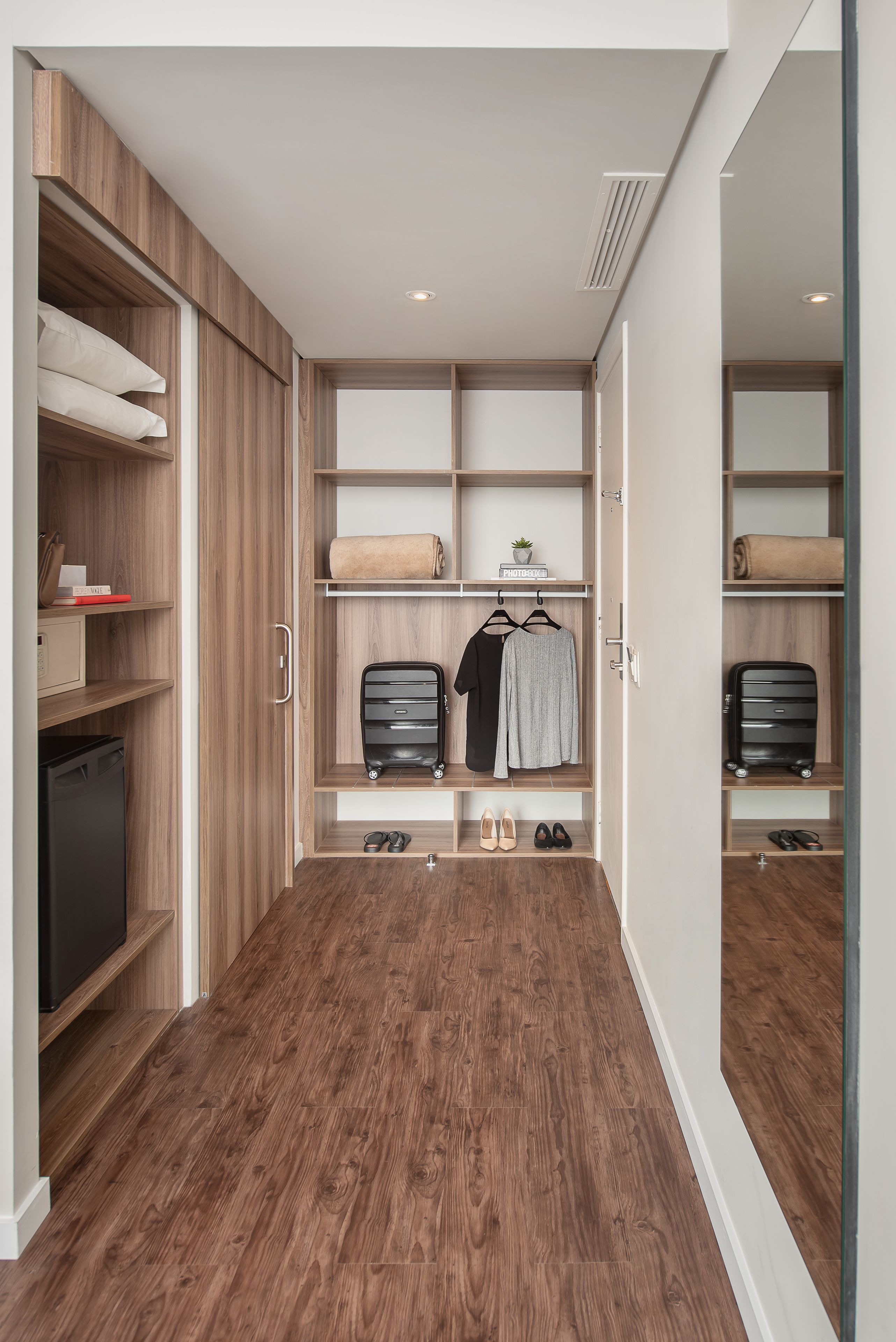 standard pwd disability access - 1 double bed | 1 bedroom, minibar, in-room safe, desk