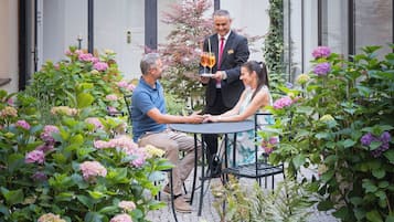 Bookquet Deluxe | 1 bedroom, premium bedding, Select Comfort beds, minibar