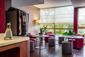 Een 24-inch televisie met satellietzenders