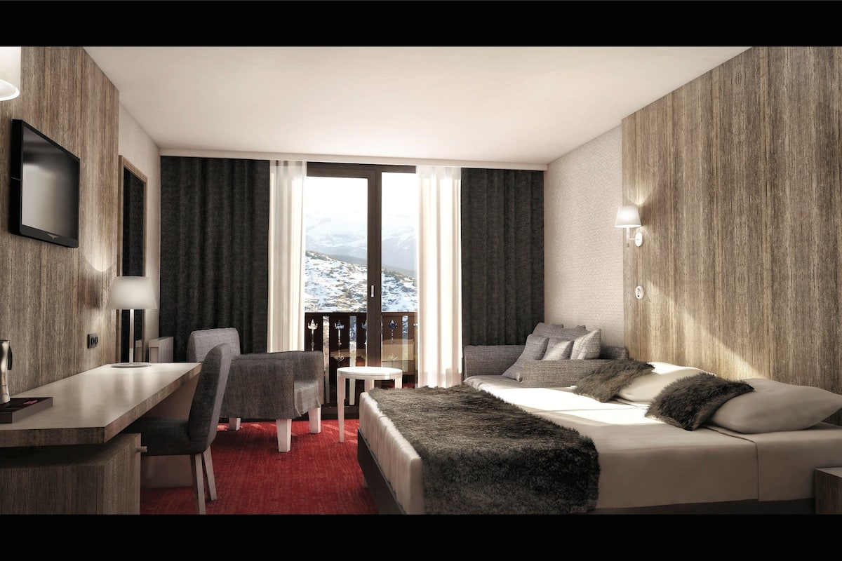 junior suite with ski resort view | frette italian sheets, premium bedding, pillow-top beds, in-room safe