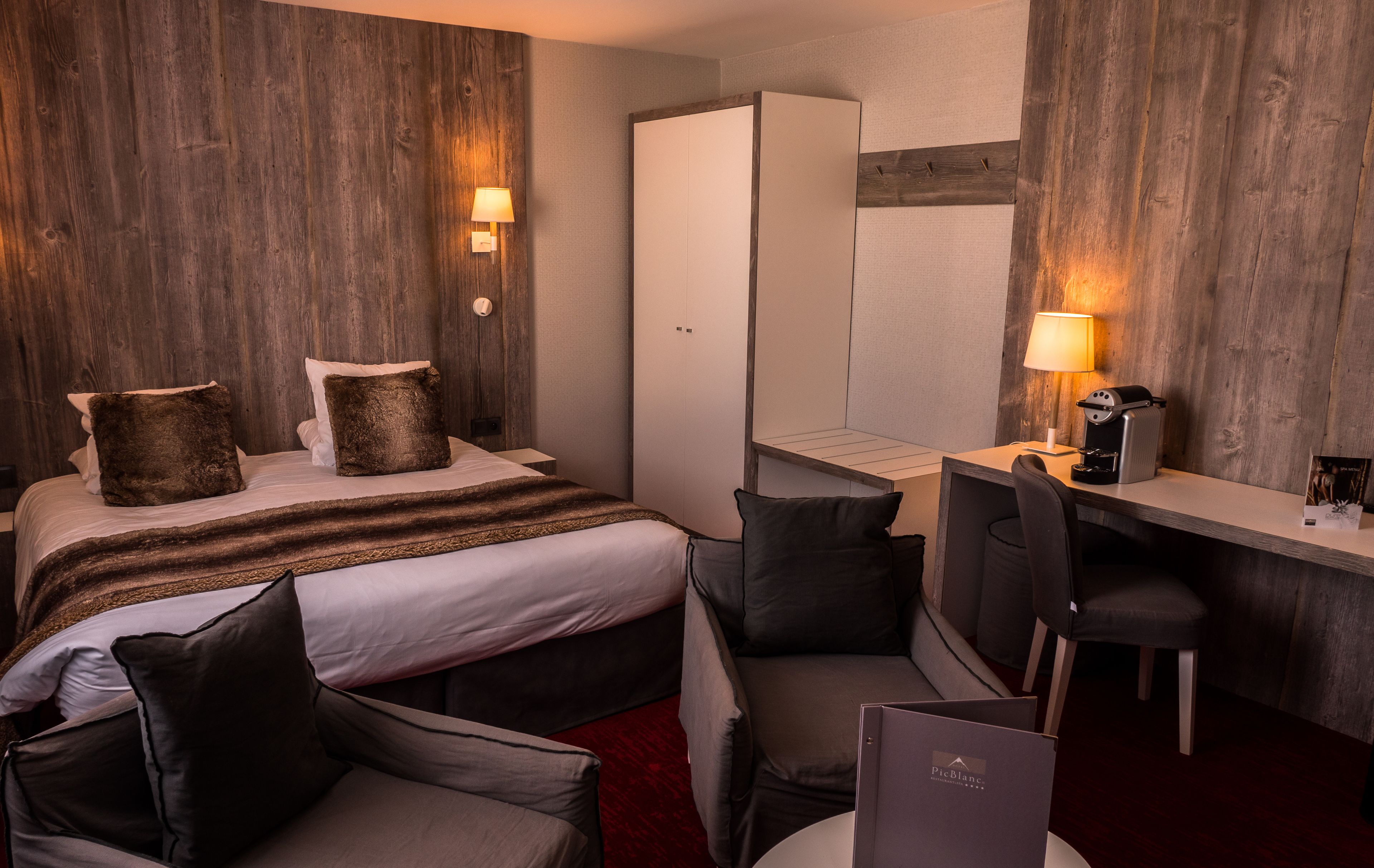 superior double or twin room | frette italian sheets, premium bedding, pillow-top beds, in-room safe