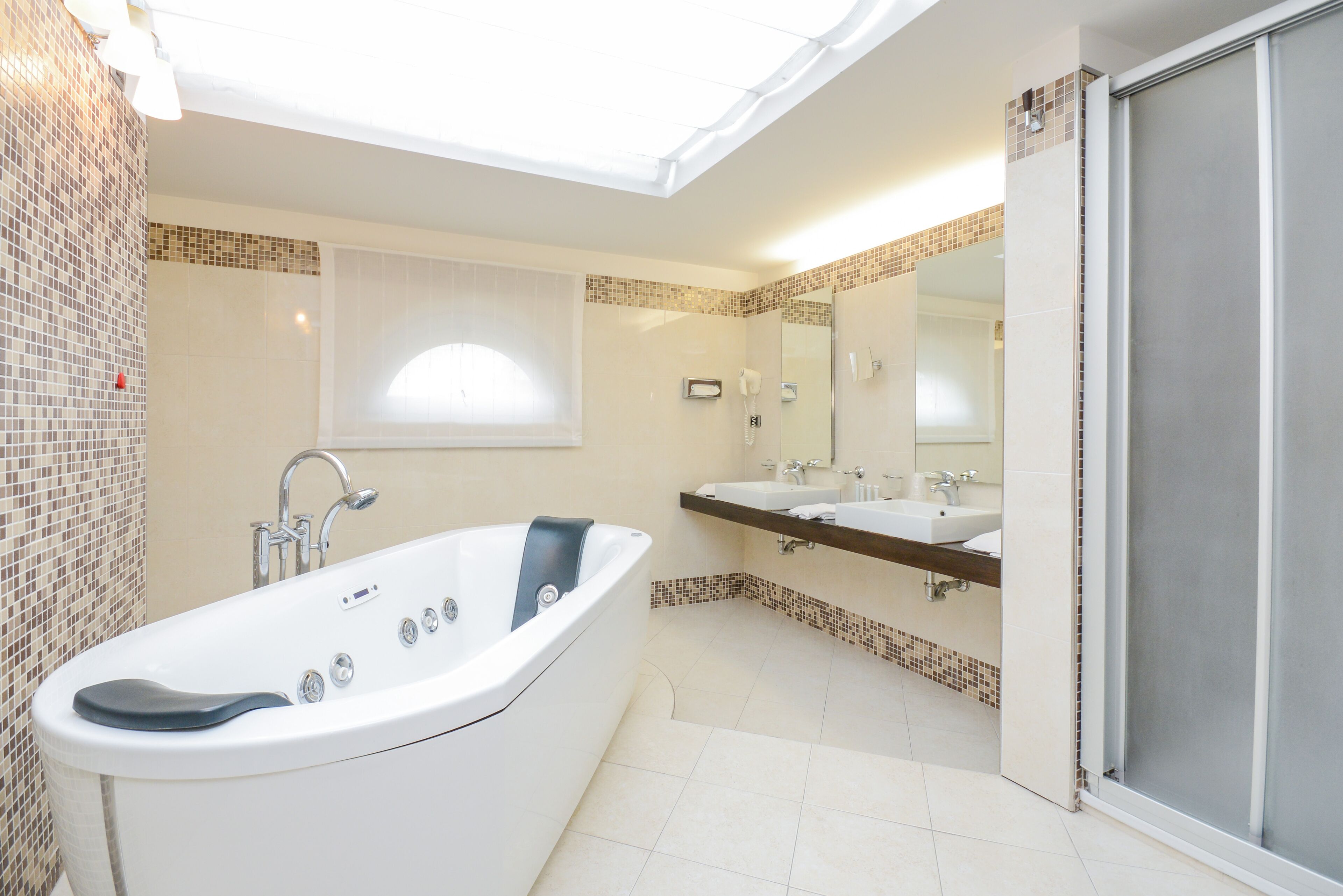 junior suite, 1 king bed, sauna, hill view | bathroom | free toiletries, hair dryer, bidet, towels