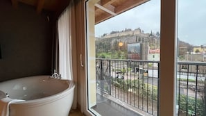 Junior Suite Castello | Hypo-allergenic bedding, down comforters, minibar, in-room safe - Hotel Master (Brescia)