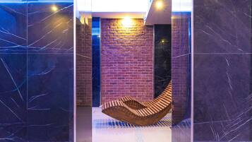 Sauna, bain Ă remous, hammam