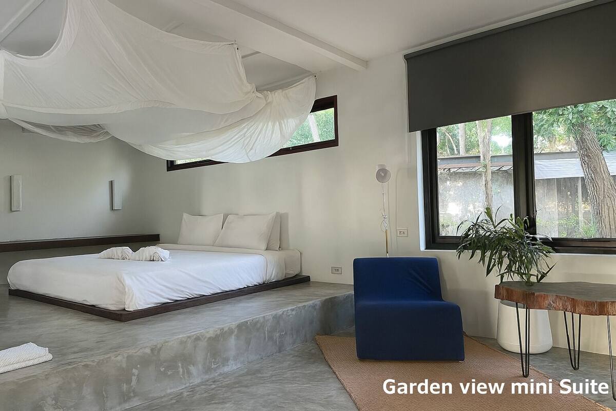 Garden View Mini Suite | Minibar, in-room safe, free WiFi, bed sheets