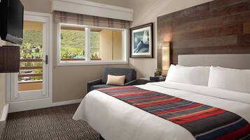 Premium bedding, down comforters, in-room safe, desk