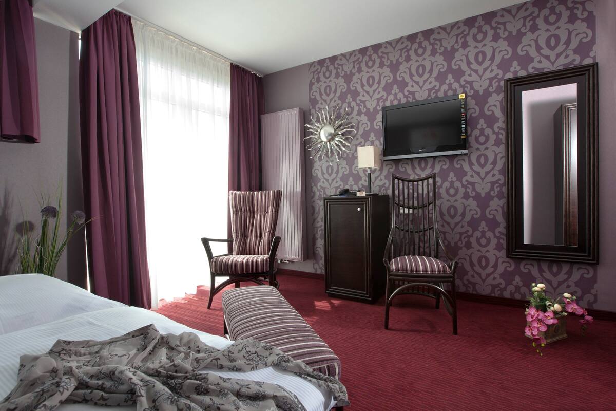 In-room safe, desk, laptop workspace, free WiFi