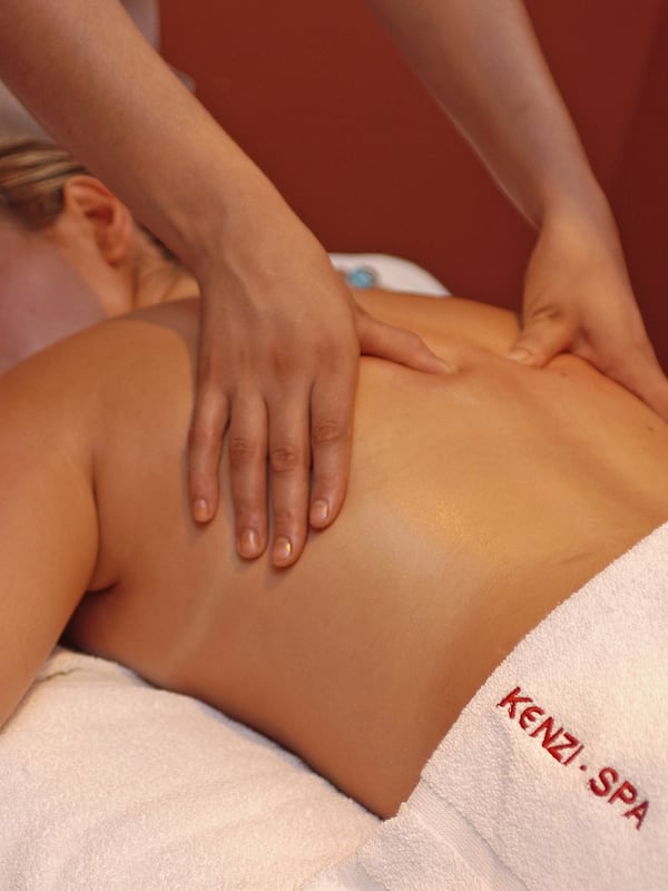 Couples treatment room(s), sauna, Turkish bath/hammam, body treatments