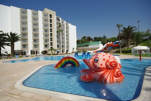 2 outdoor pools, free pool cabanas, pool umbrellas