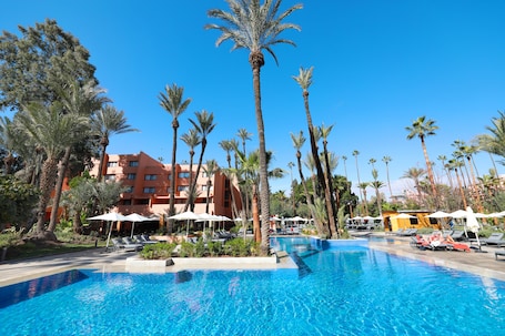 3 piscinas al aire libre