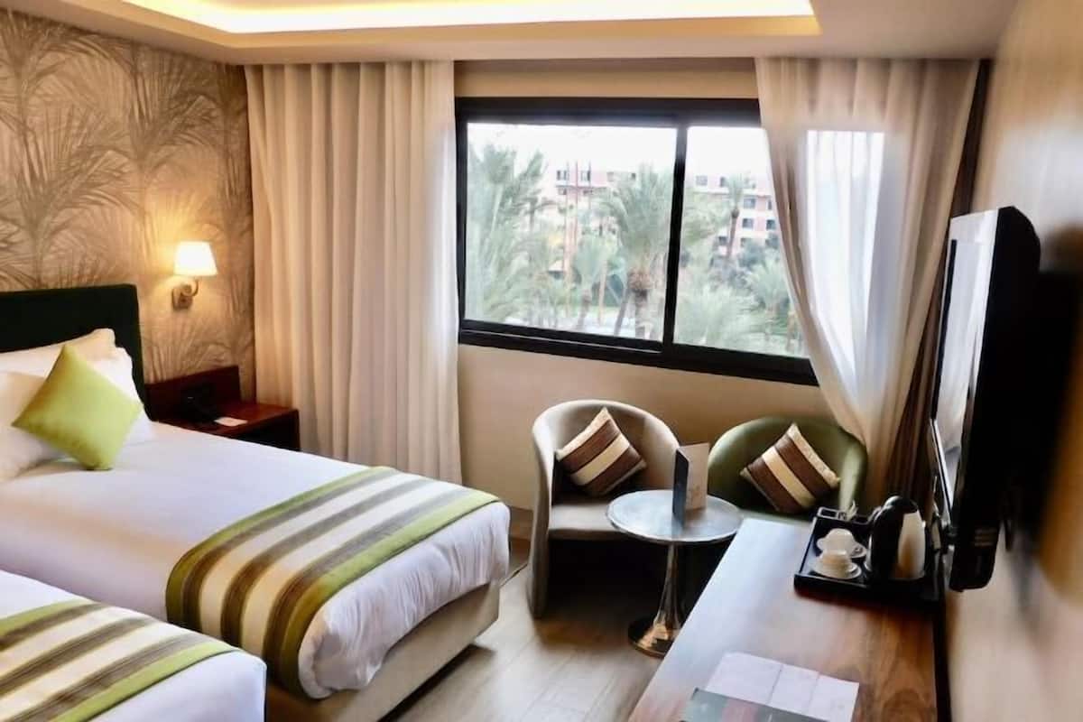 1 bedroom, premium bedding, minibar, in-room safe