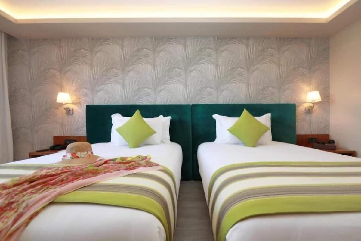 Premium bedding, minibar, in-room safe, desk