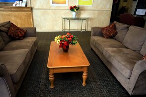 Coin salon dans le hall