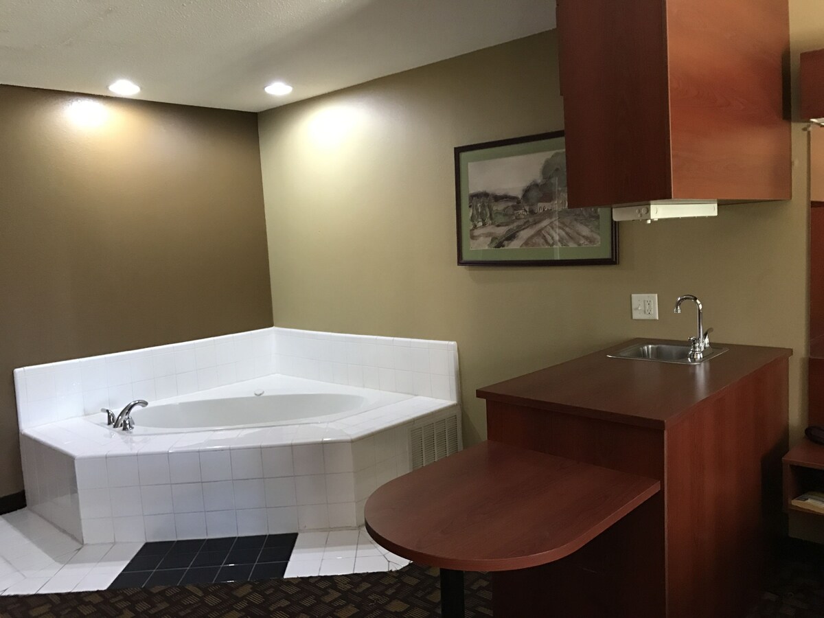 Microtel Lithonia