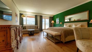 In-room safe, desk, free WiFi, bed sheets