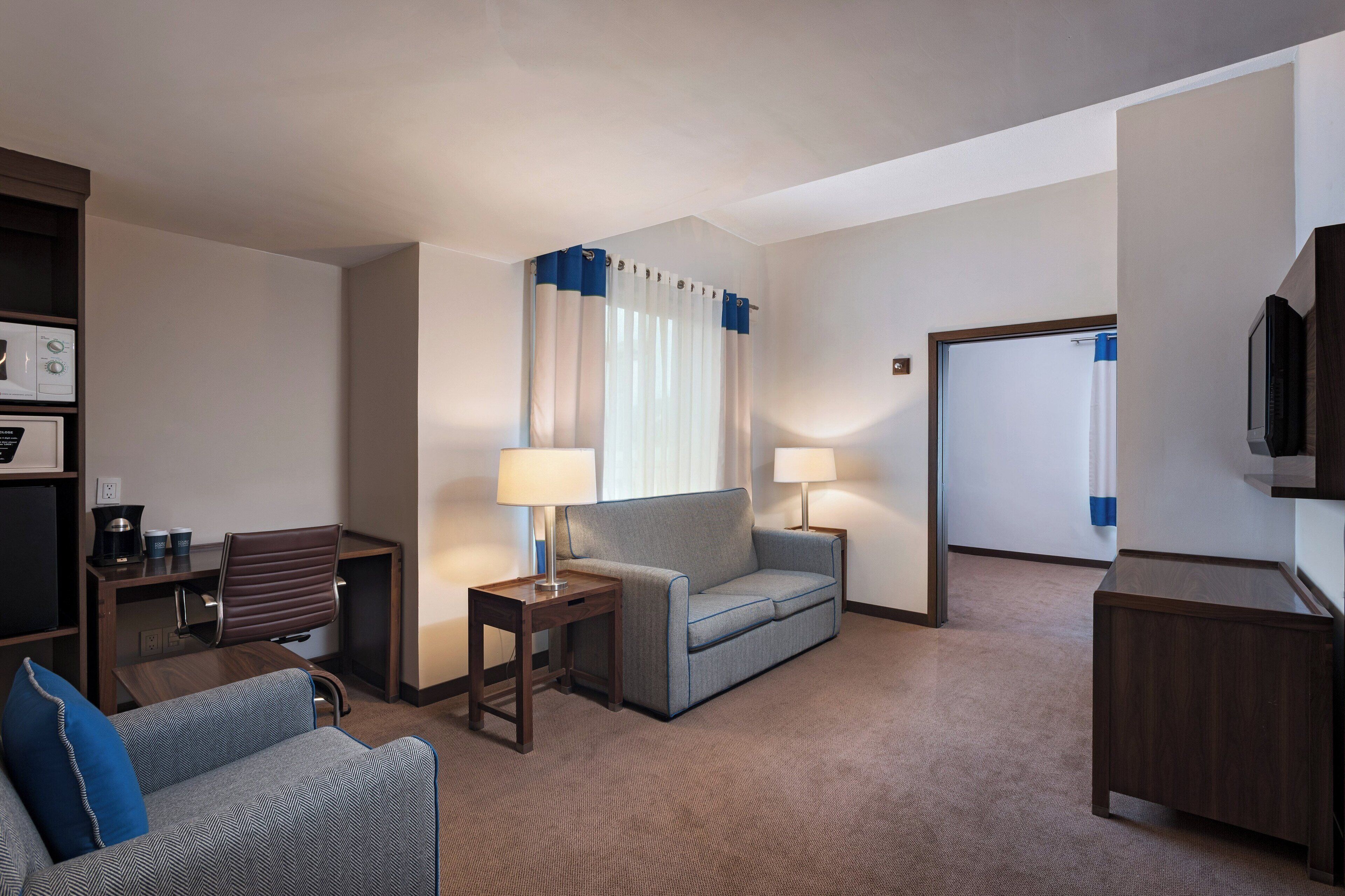 superior suite, 1 bedroom | living room