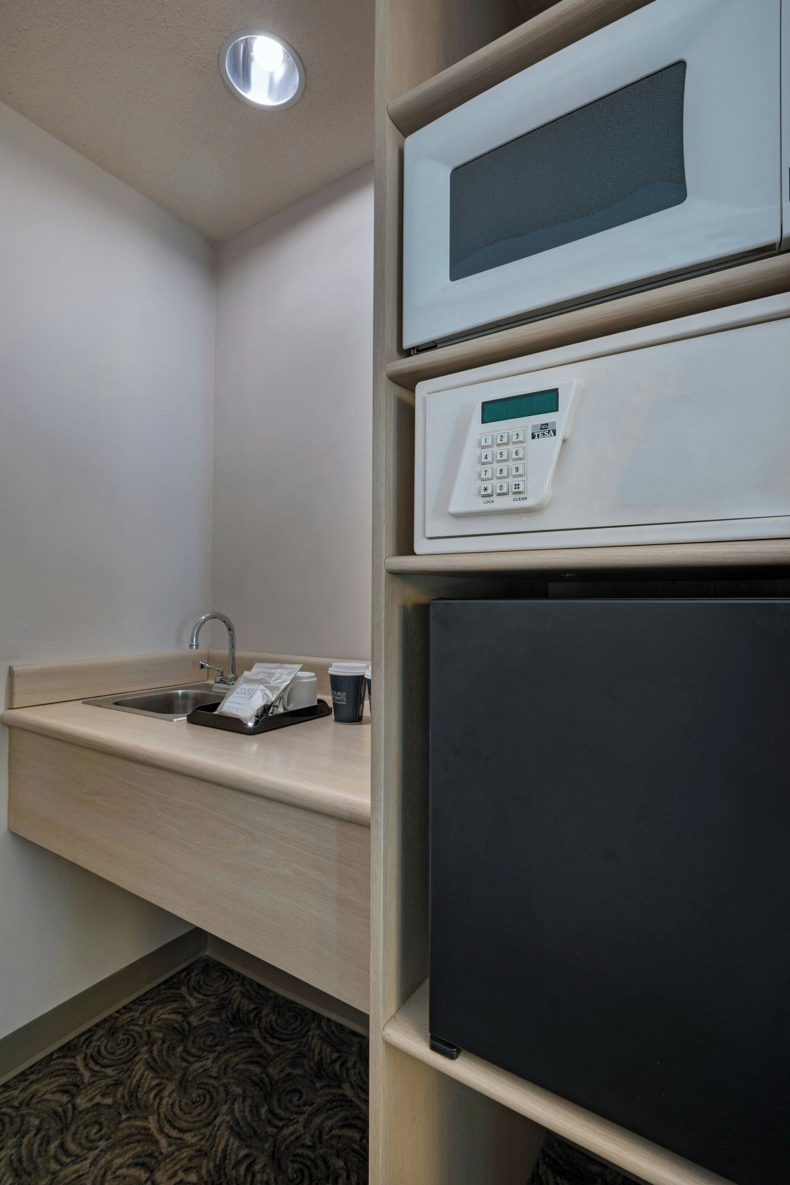 1 bedroom, in-room safe, desk, laptop workspace