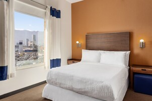 Deluxe Suite, 1 Bedroom | In-room safe, desk, laptop workspace, soundproofing