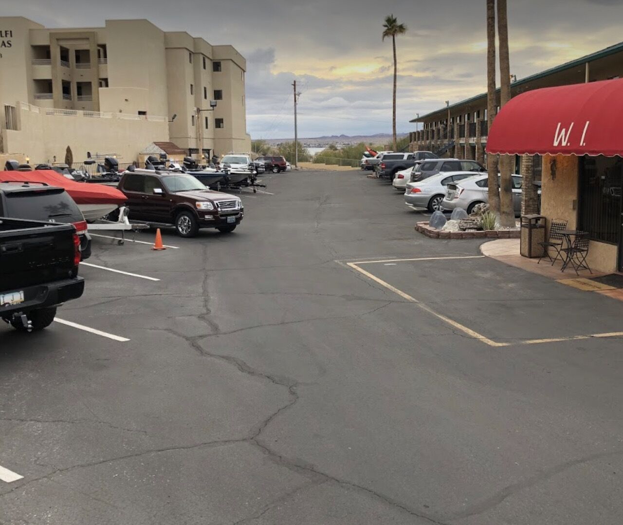 附近有免费停车设施