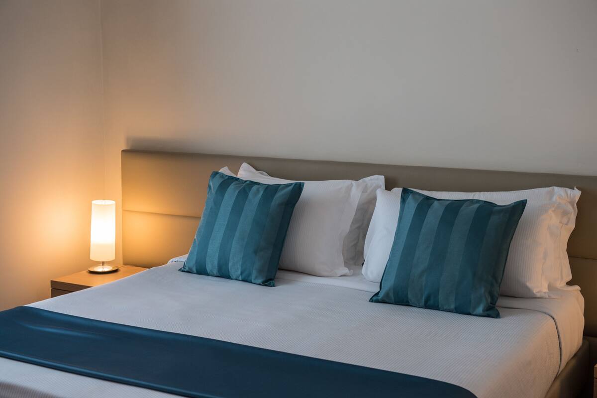 Ropa de cama hipoalergénica y minibar