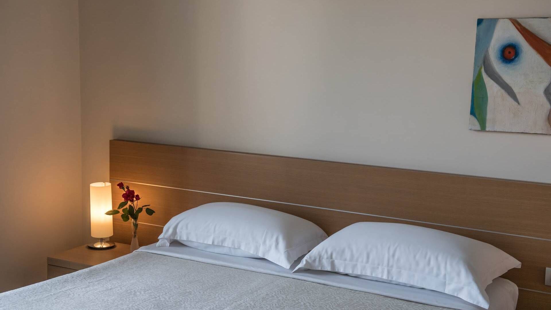 City kamer | Hypoallergeen beddengoed, een minibar, een kluis op de kamer, een bureau