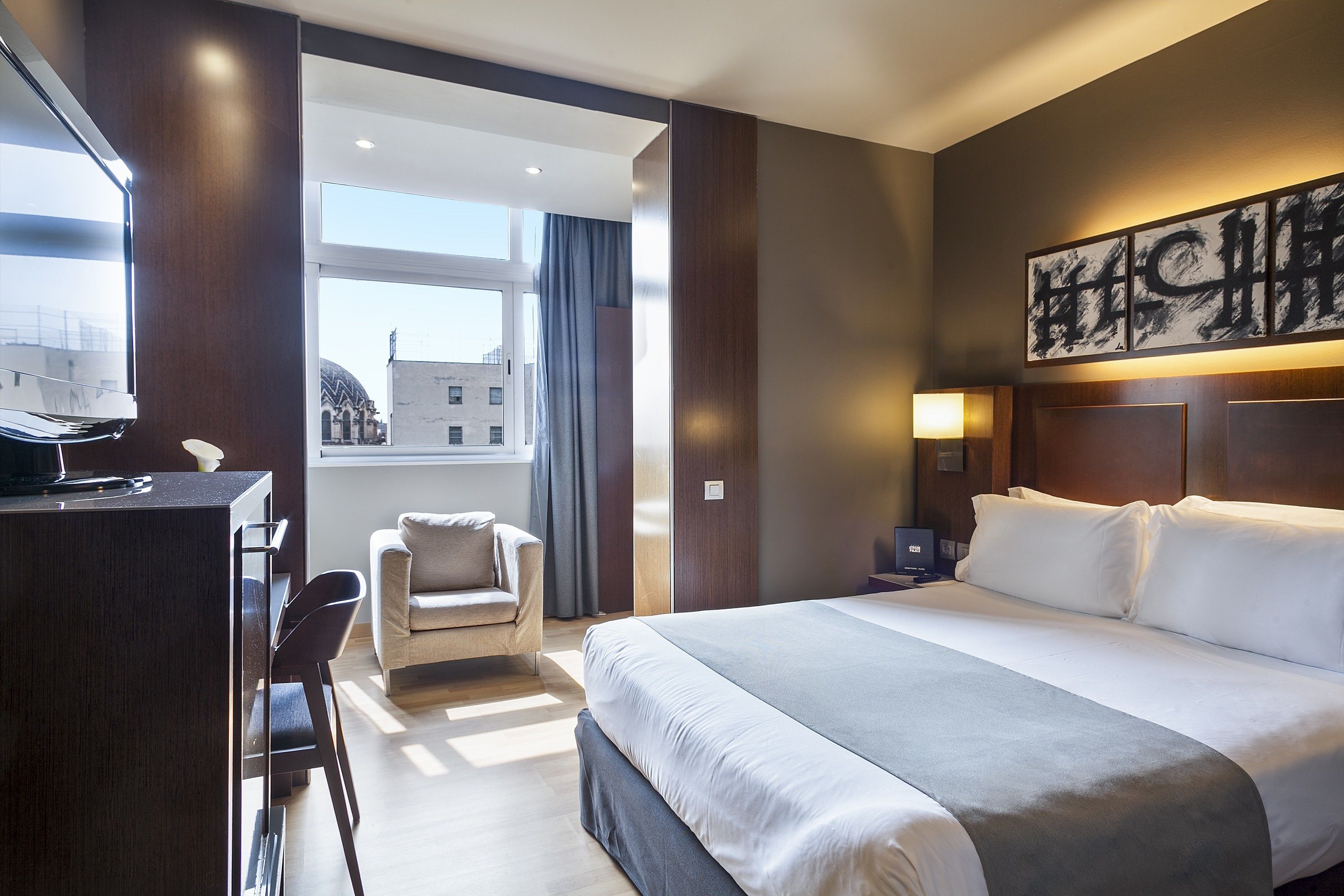 double room single use | premium bedding, minibar, in-room safe, desk