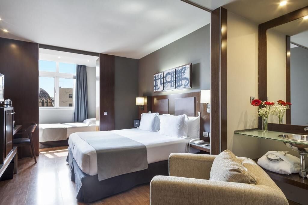 Premium bedding, minibar, in-room safe, desk