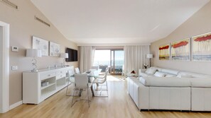 Smart TV, DVD player