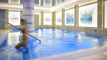 Sauna, tina de hidromasaje, baño de vapor y aguas termales
