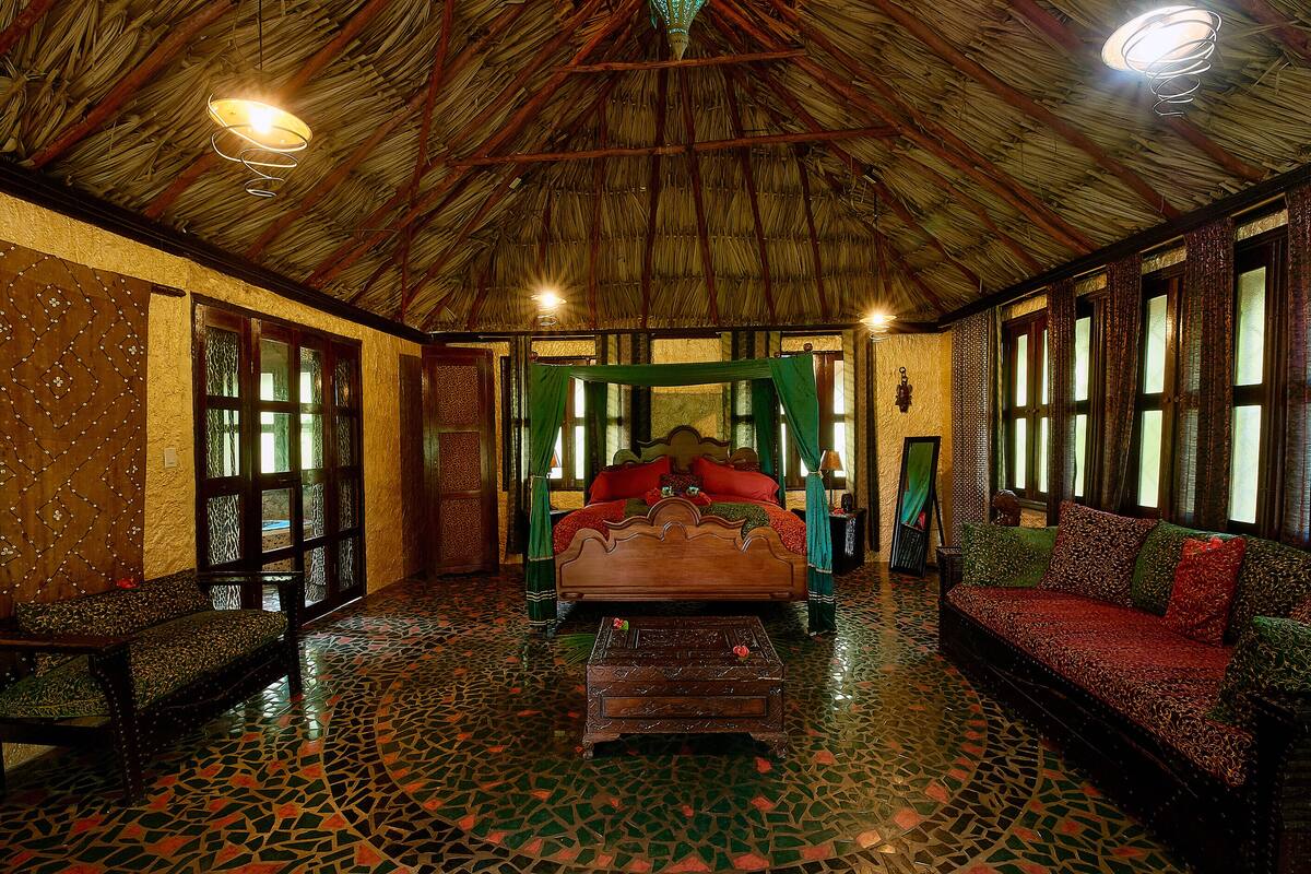 honeymoon bungalow, 1 bedroom, non smoking, hot tub | 1 bedroom, egyptian cotton sheets, premium bedding, pillow-top beds