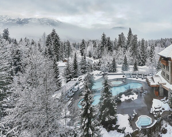 Outdoor pool, pool umbrellas, sun loungers