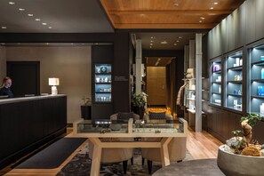 Couples treatment rooms, steam room, body treatments, aromatherapy