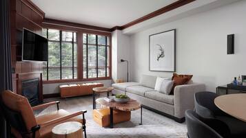 The Townhouse King | Vardagsrum | LCD-tv, eldstad, dvd-spelare och betalfilmer