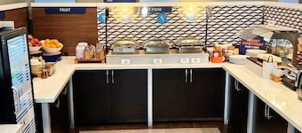 Holiday Inn Express Hotel & Suites Manteca by IHG