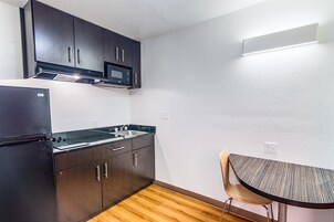 Refrigerador, microondas