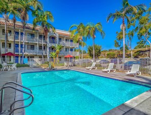 Outdoor pool - Motel 6 Oceanside, CA (Oceanside)