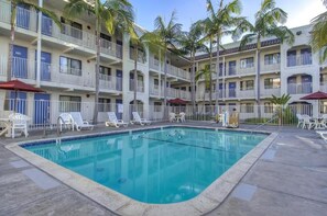 Outdoor pool - Motel 6 Oceanside, CA (Oceanside)