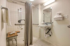 Shower, towels - Motel 6 Oceanside, CA (Oceanside)