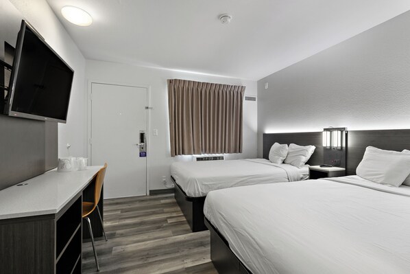 Blackout curtains, iron/ironing board, free WiFi, bed sheets - Motel 6 Oceanside, CA (Oceanside)