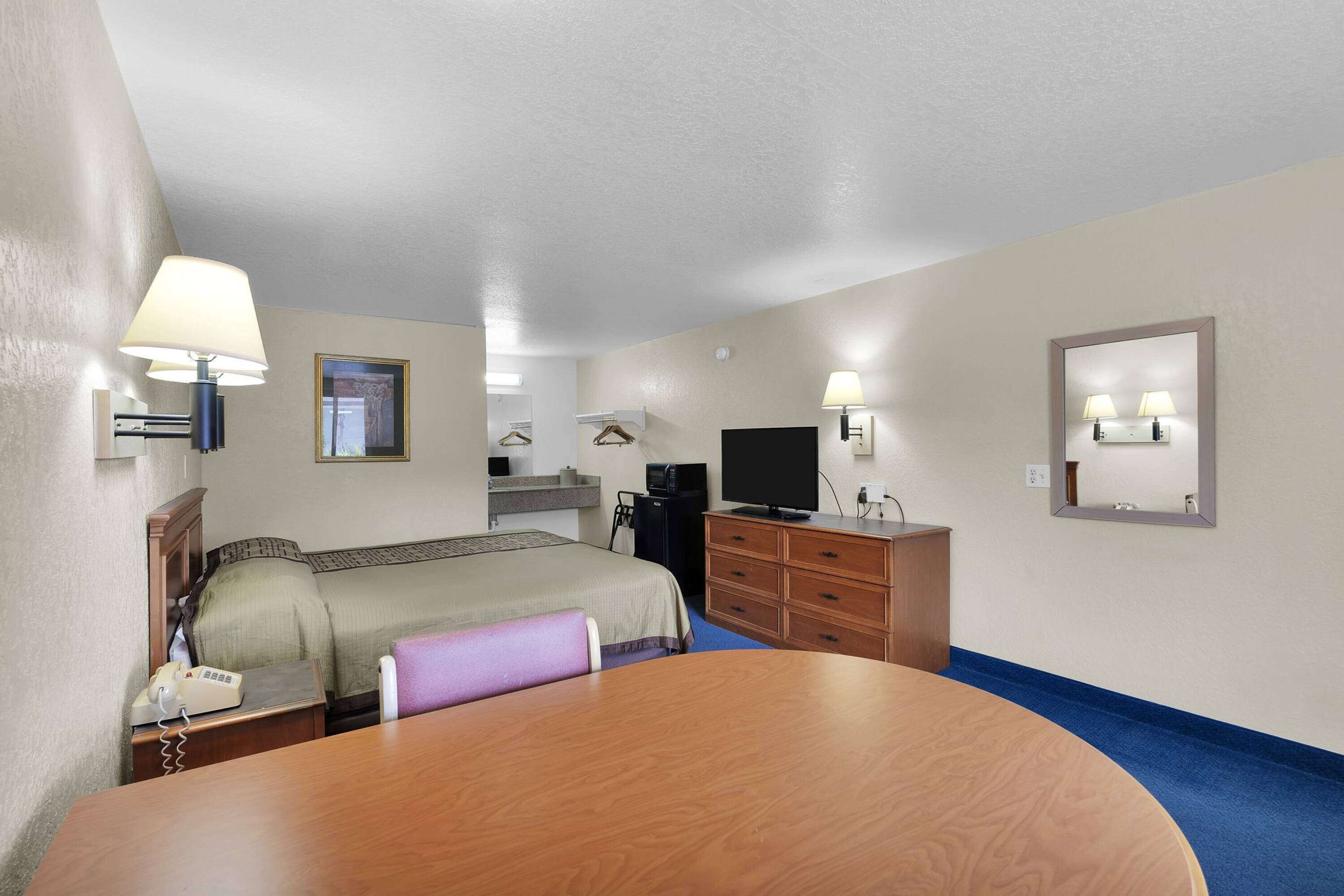 Photo - Knights Inn Jacksonville at Dix Ellis Trail