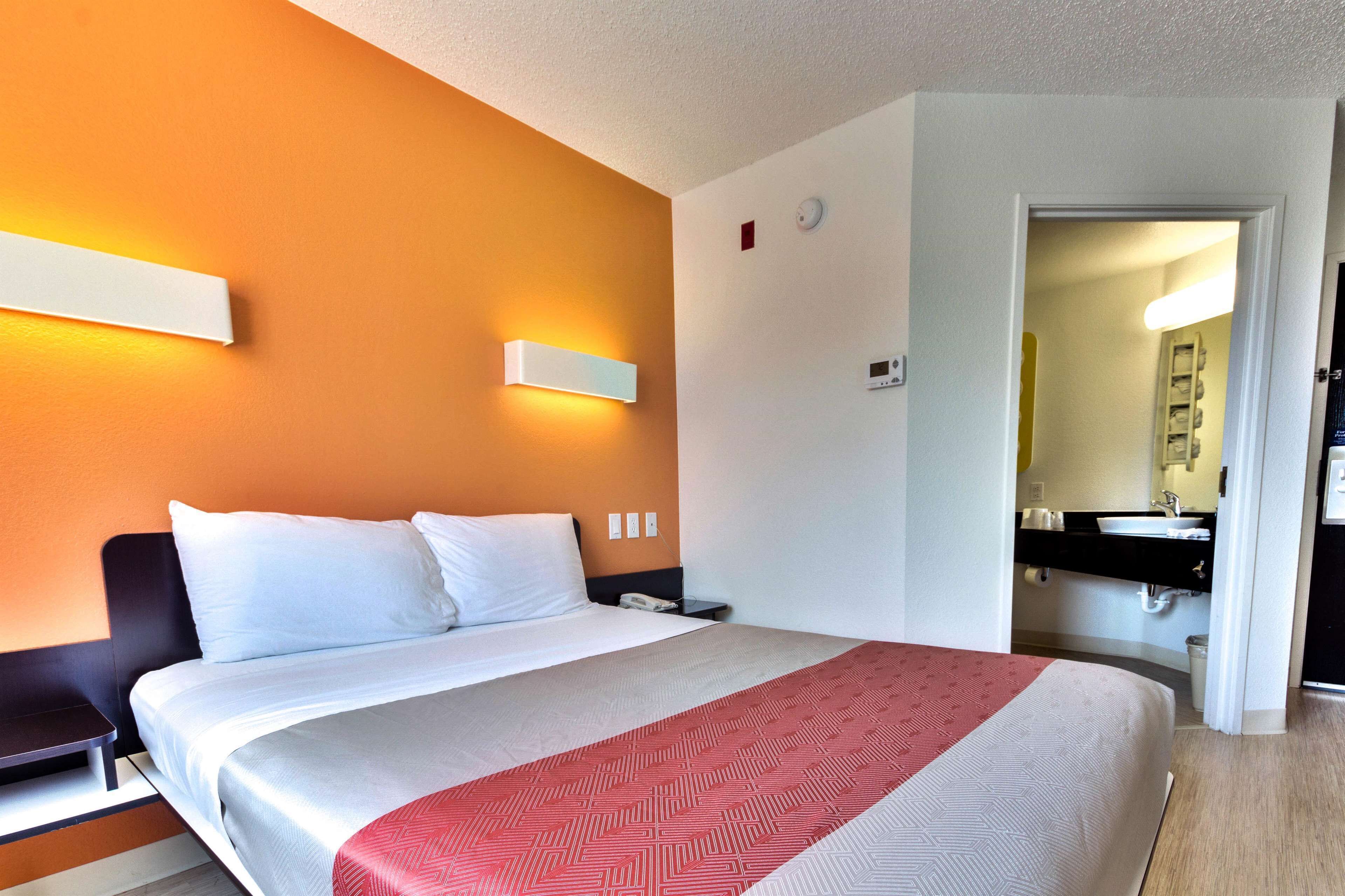 Bureau, accès au Wi-Fi (inclus), literie fournie