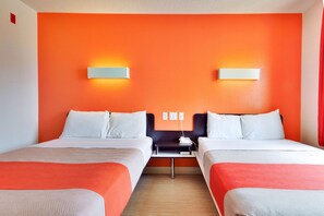 Desk, free WiFi, bed sheets - Motel 6 Lewisville, TX - Dallas (Lewisville)