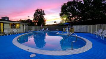 Seasonal outdoor pool