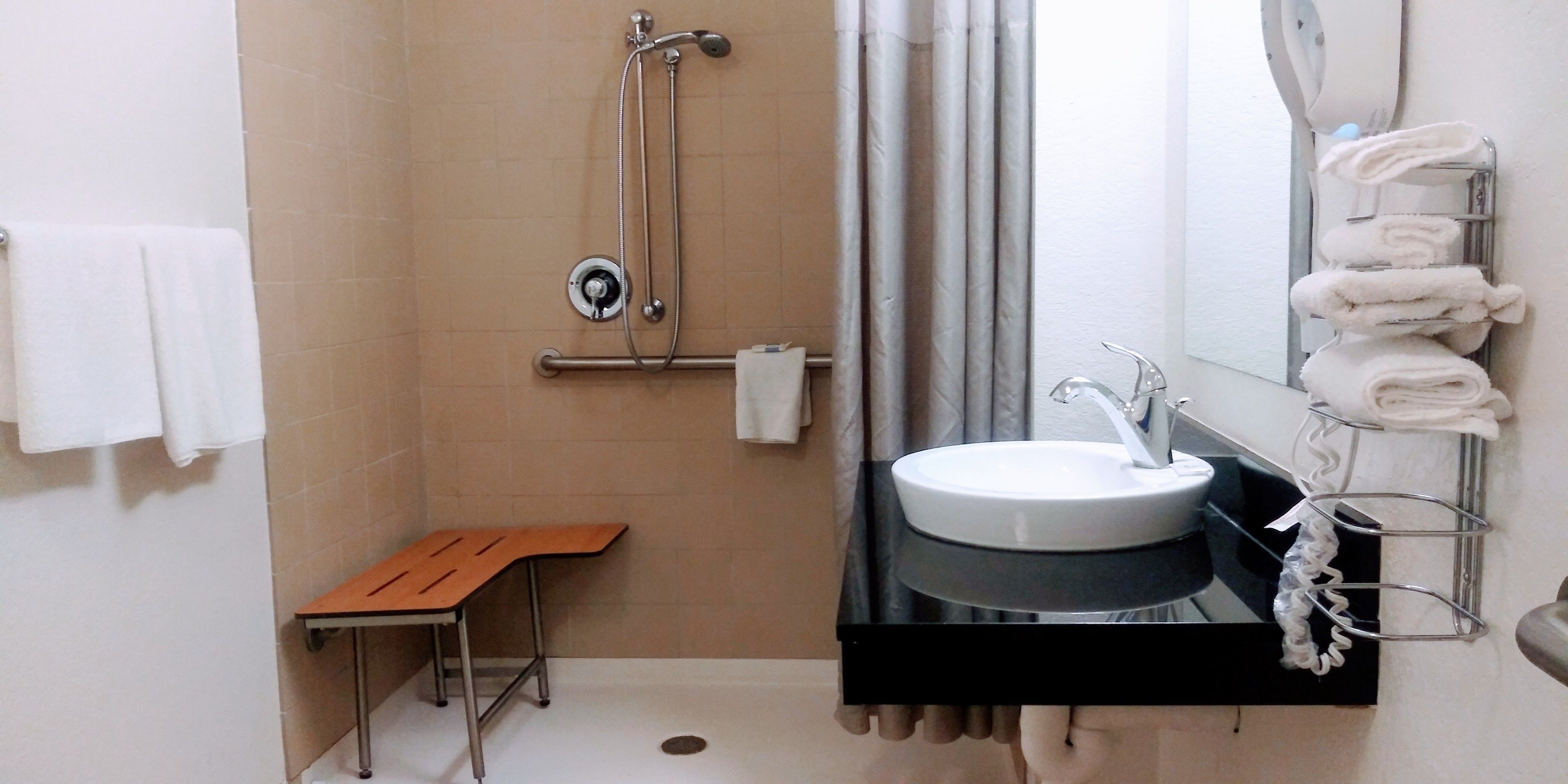 2 Queen Bed, ADA Accessible | Bathroom | Towels