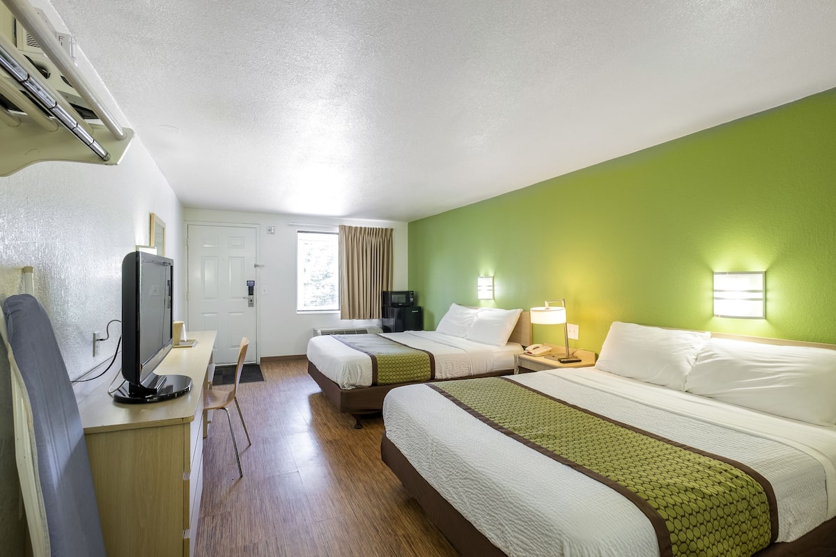 Desk, laptop workspace, free WiFi, bed sheets