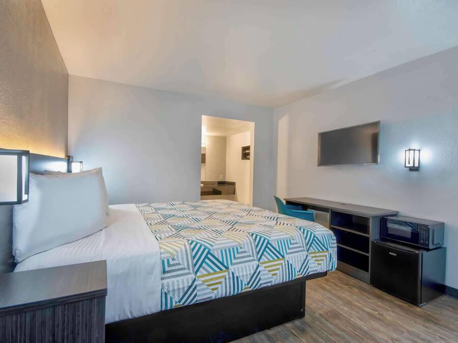 Camera Deluxe, 1 letto king, non fumatori, frigorifero e microonde | Wi-Fi gratuito, lenzuola