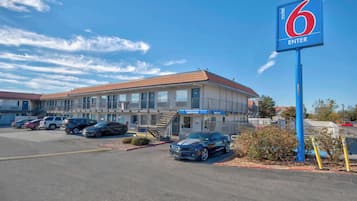 شرفة على السطح