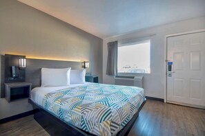 Chambre Standard, 1 grand lit, non-fumeur | Accès au Wi-Fi (inclus), literie fournie