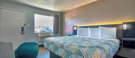 Deluxe Room, 1 King Bed, Non Smoking, Refrigerator & Microwave | Free WiFi, bed sheets