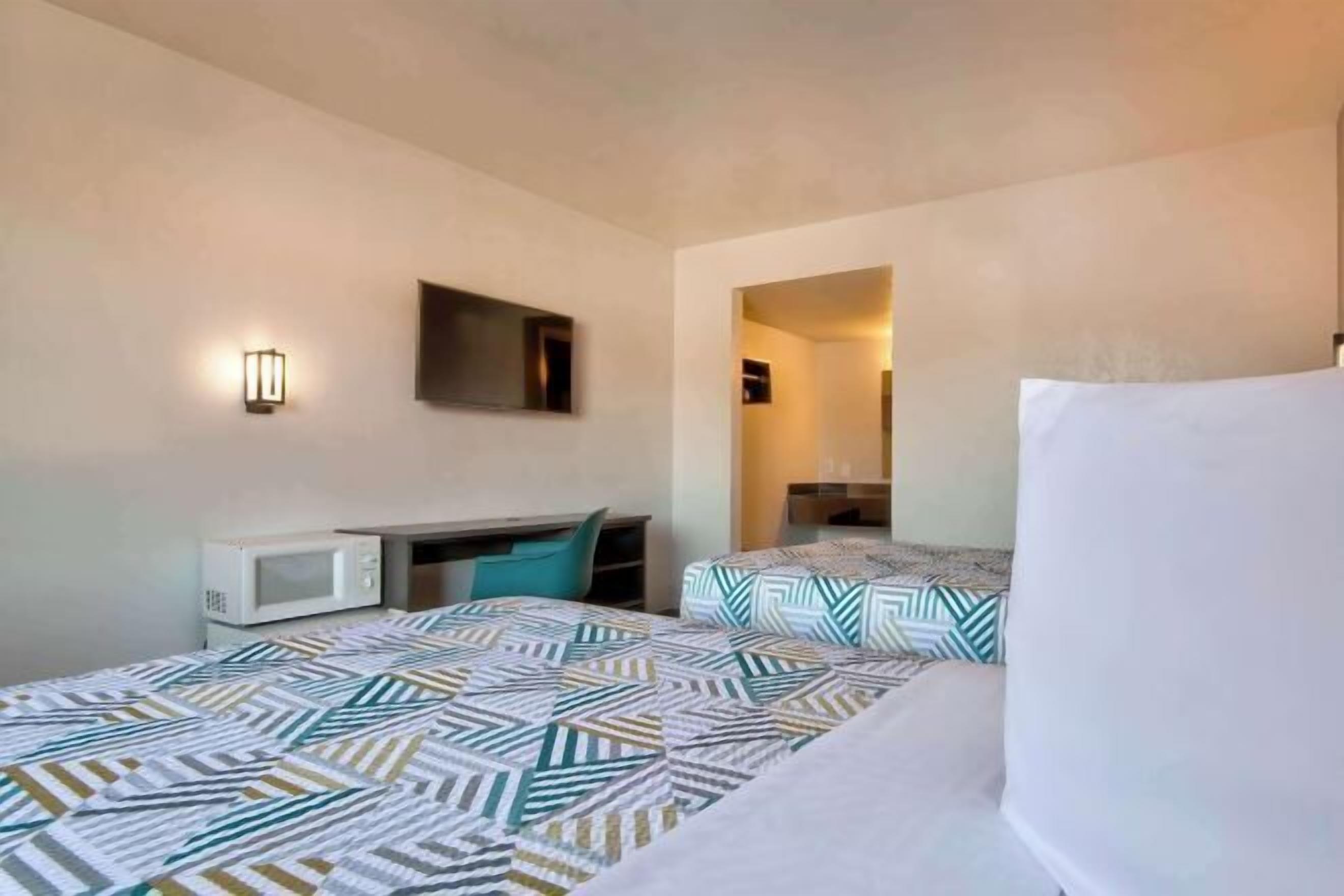 Free WiFi, bed sheets